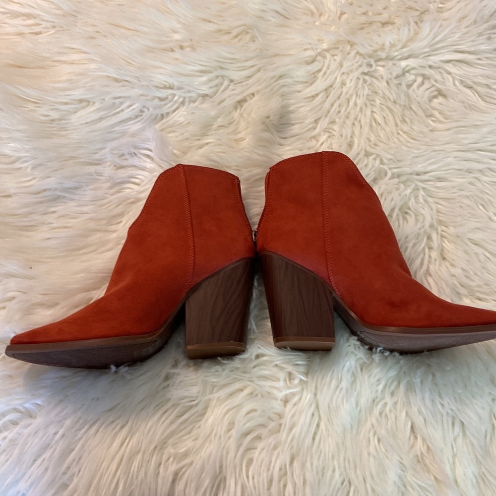 QUPID Booties never been worn size 8.5 beautiful color heel is 4” - Picture 9 of 12